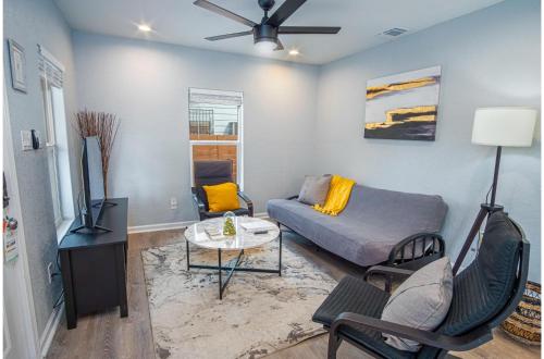 charming 3br 1ba close to vibrant downtown