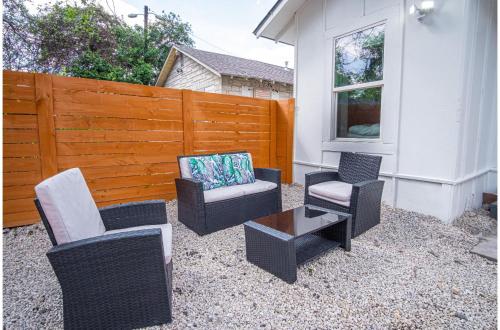 charming 3br 1ba close to vibrant downtown