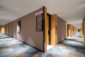 yizhi hotel gz sports west rd subway