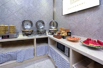 yizhi hotel gz sports west rd subway