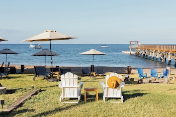 White S Landing Catalina Camp,,1 star