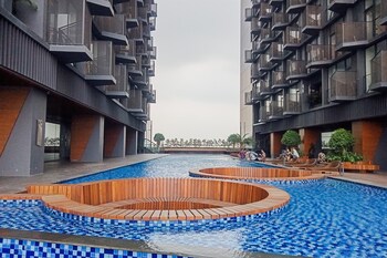 Cozy Stay Studio Apartment For 4 Fax Carstensz Residence,,3 star