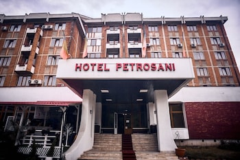 hotel petroshani