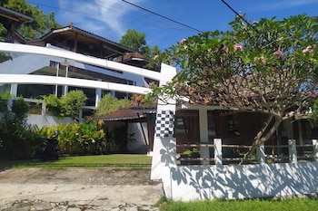 Villa Joglo Paris,,3 star
