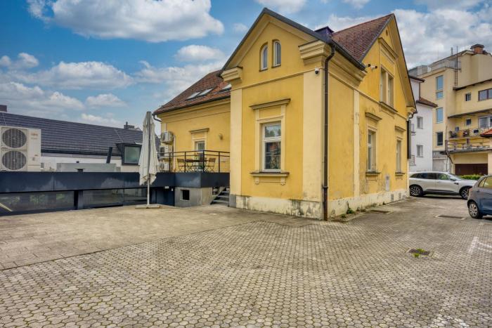 jantar apartments
