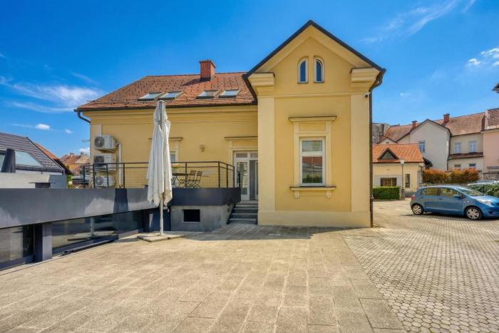 jantar apartments