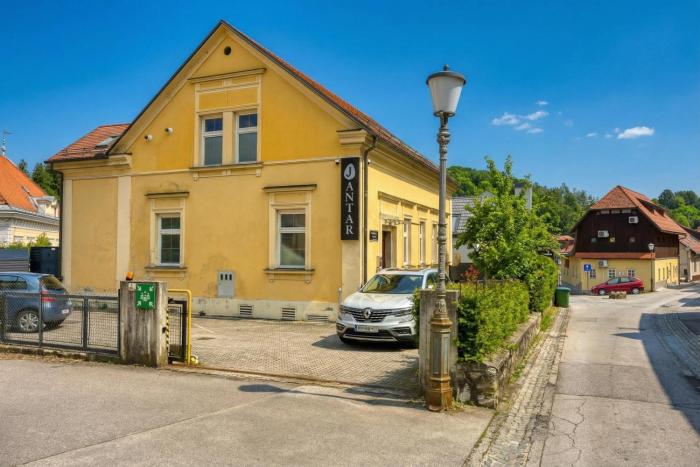 jantar apartments