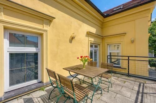 jantar apartments