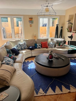art point guesthouse