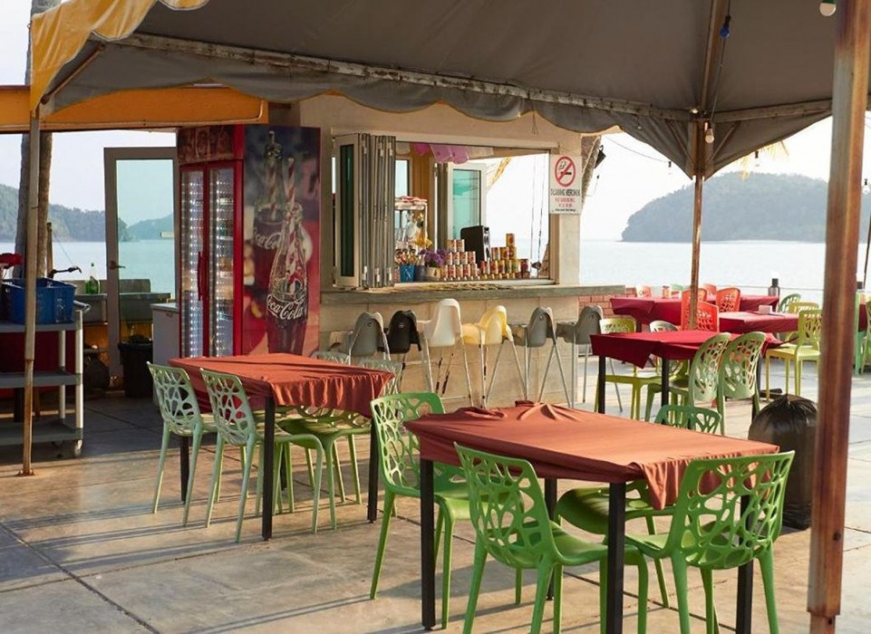 corrie chalet pantai cenang langkawi