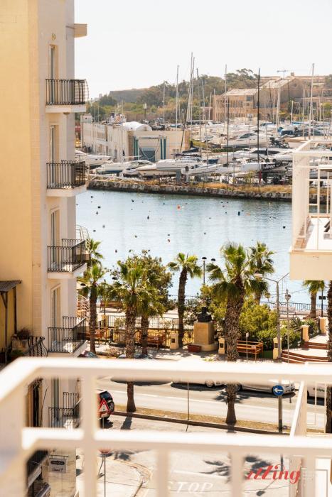 stuart rooms gzira promenade