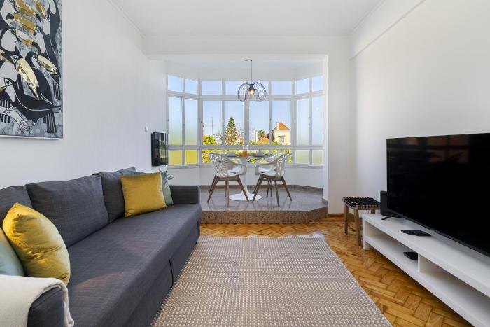 peaceful alges family home
