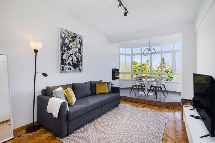 peaceful alges family home