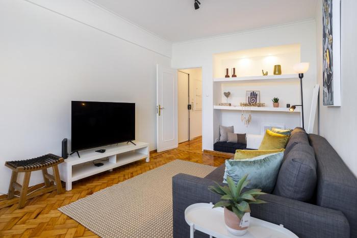 peaceful alges family home