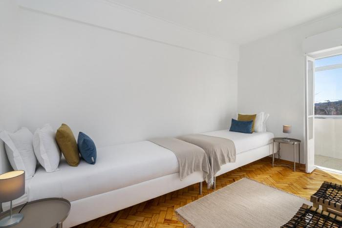 peaceful alges family home