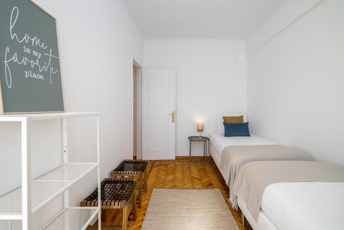 peaceful alges family home