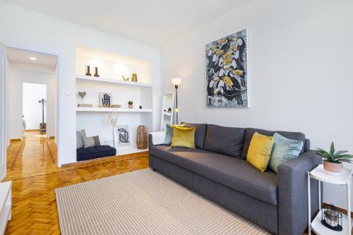 peaceful alges family home