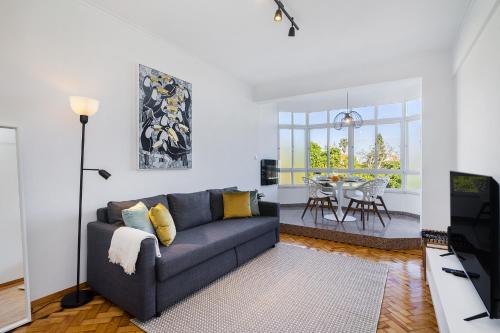 peaceful alges family home