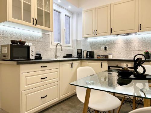 acropolis signature apartment