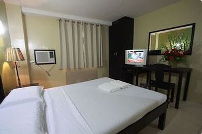 sampaguita suites plaza garcia