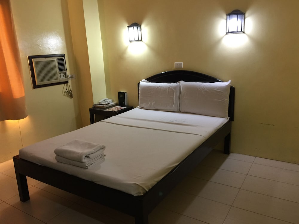 sampaguita suites plaza garcia