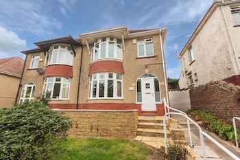 Superior Three Bedroom House With Sea View,,3 star