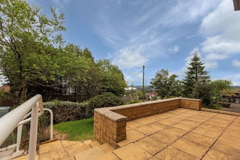 Superior Three Bedroom House With Sea View,,3 star