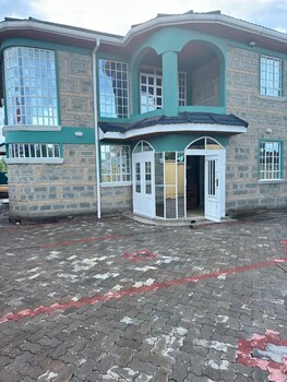naivasha gate away palace
