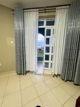 naivasha gate away palace