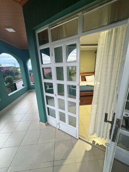 naivasha gate away palace