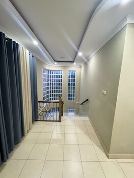 naivasha gate away palace