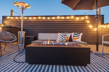 Nash Chic Near Dt Rooftop Luxe Comfort,,3 star