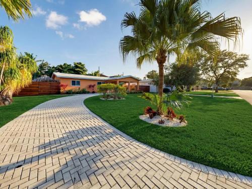 hidden gem vacation villa w private pool tikihut