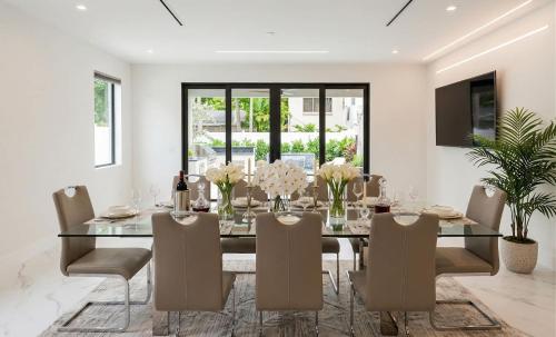 luxury paradise walk to las olas 5 mins to beach