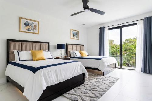luxury paradise walk to las olas 5 mins to beach