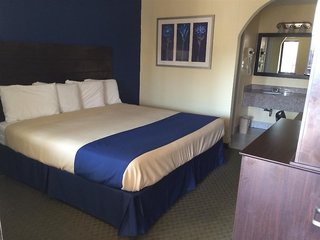 Americas Best Value Inn Medical Center Downtown,Downtown Houston>>Dallas,2 star