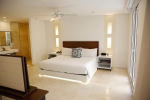 Nacar Hotel Cartagena, Curio Collection By Hilton,San Diego>>Cartagena,4 star