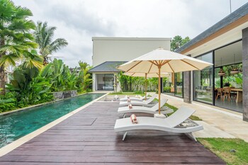 villa gantari by goro