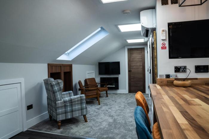 annex 2 bed sleeps 4 parking