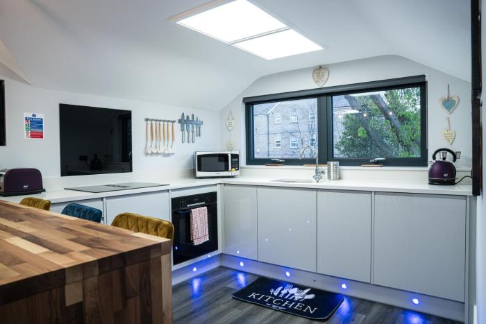 annex 2 bed sleeps 4 parking