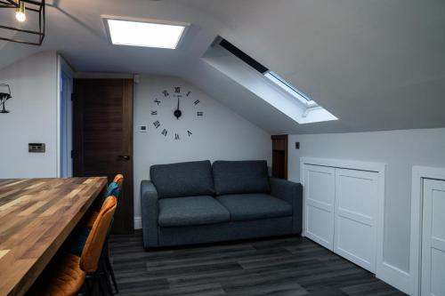 annex 2 bed sleeps 4 parking