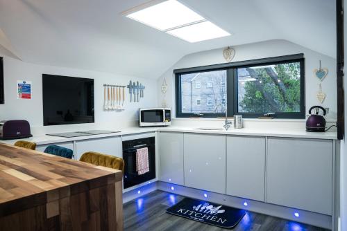 annex 2 bed sleeps 4 parking