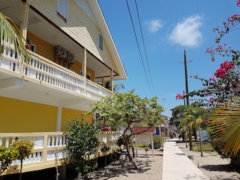 Serenade Hotel,Placencia>>Belize,3 star