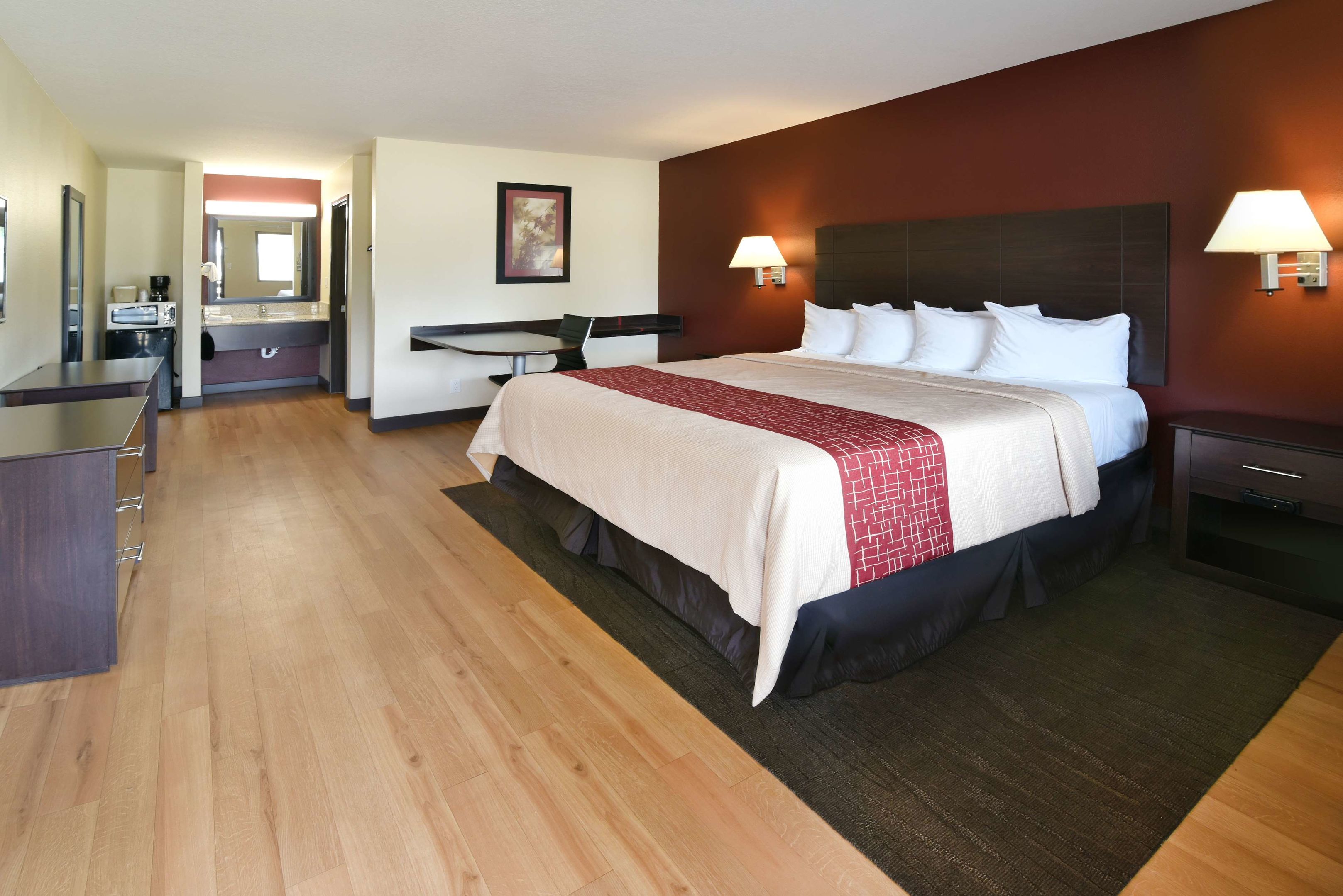 red roof inn bakersfield