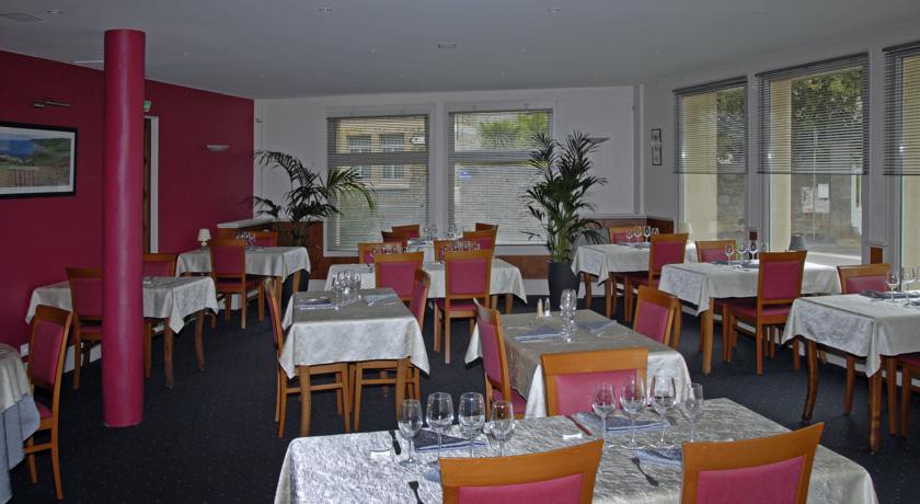hotel au moyne de saire