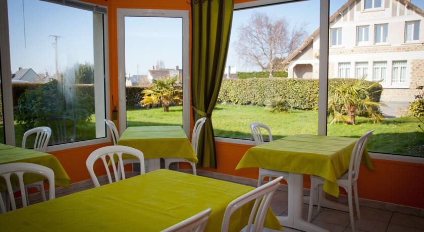 hotel au moyne de saire