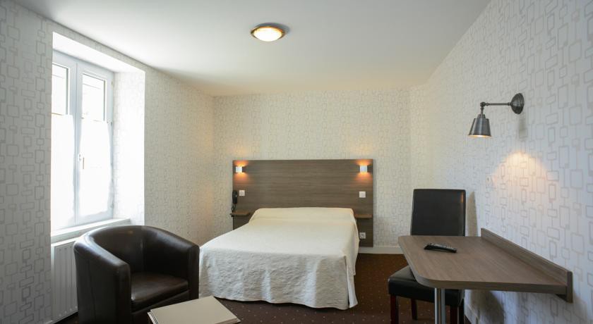hotel au moyne de saire