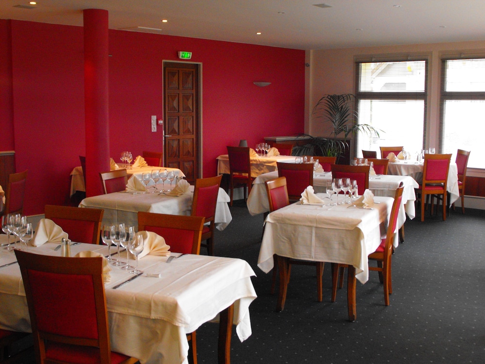 hotel au moyne de saire