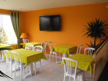 hotel au moyne de saire