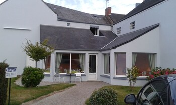 hotel au moyne de saire